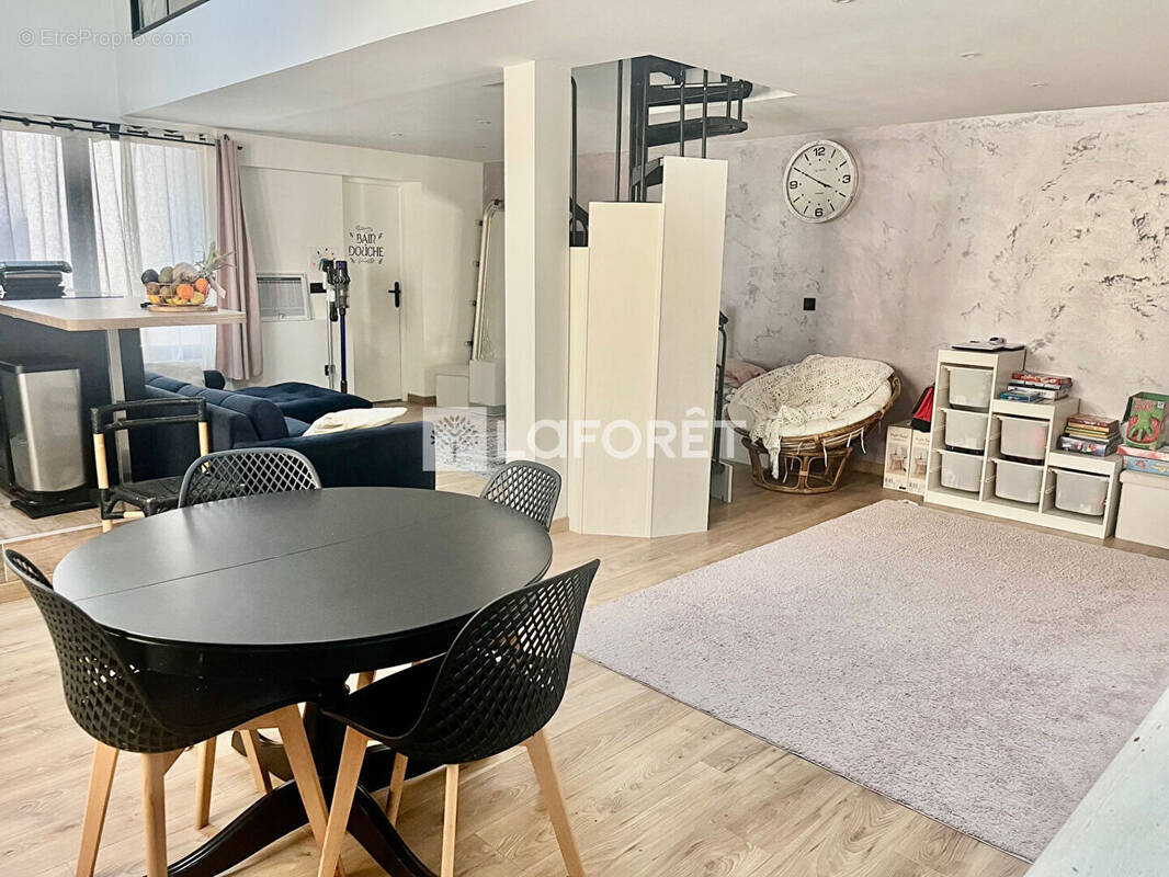 Appartement à ROMAINVILLE