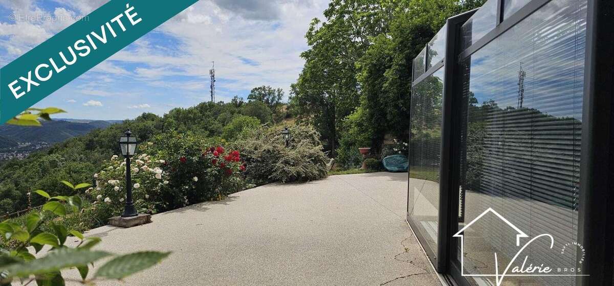 Maison 254 m² à Massiac  - photo 3