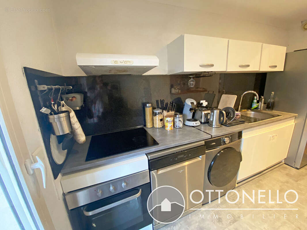 Appartement à ROQUEBRUNE-SUR-ARGENS