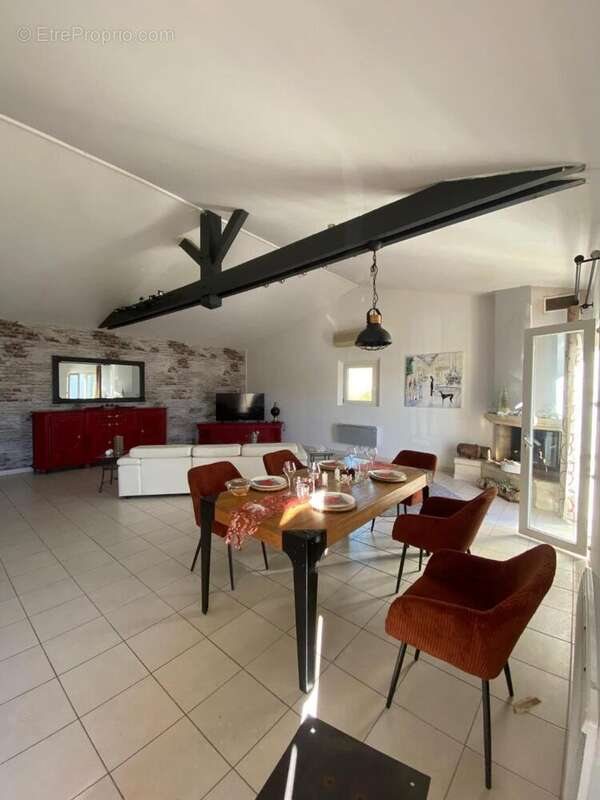 Photo 3 - Appartement à EGUILLES