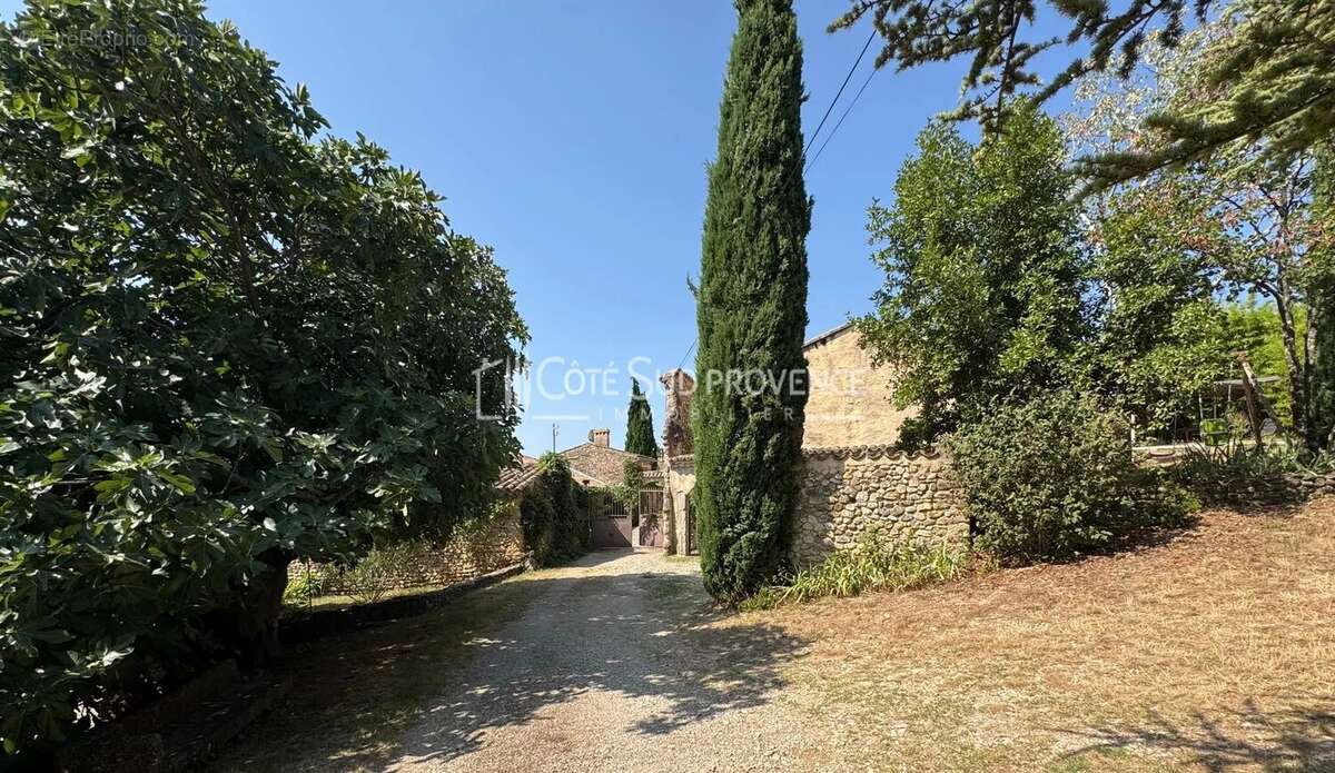 Hameau de charme en provence - photo 3