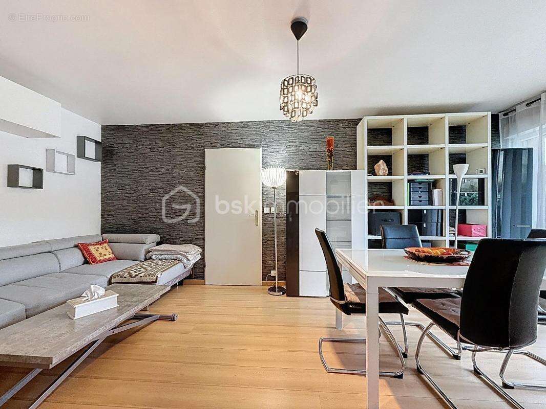 Appartement à JOUY-LE-MOUTIER