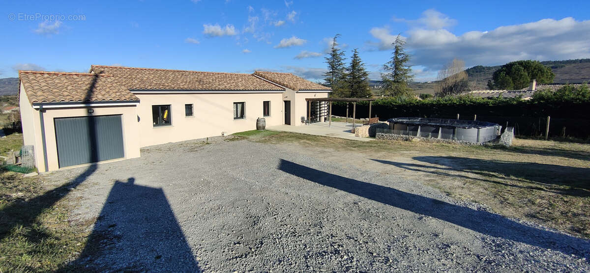 Maison à VILLENEUVE-DE-BERG