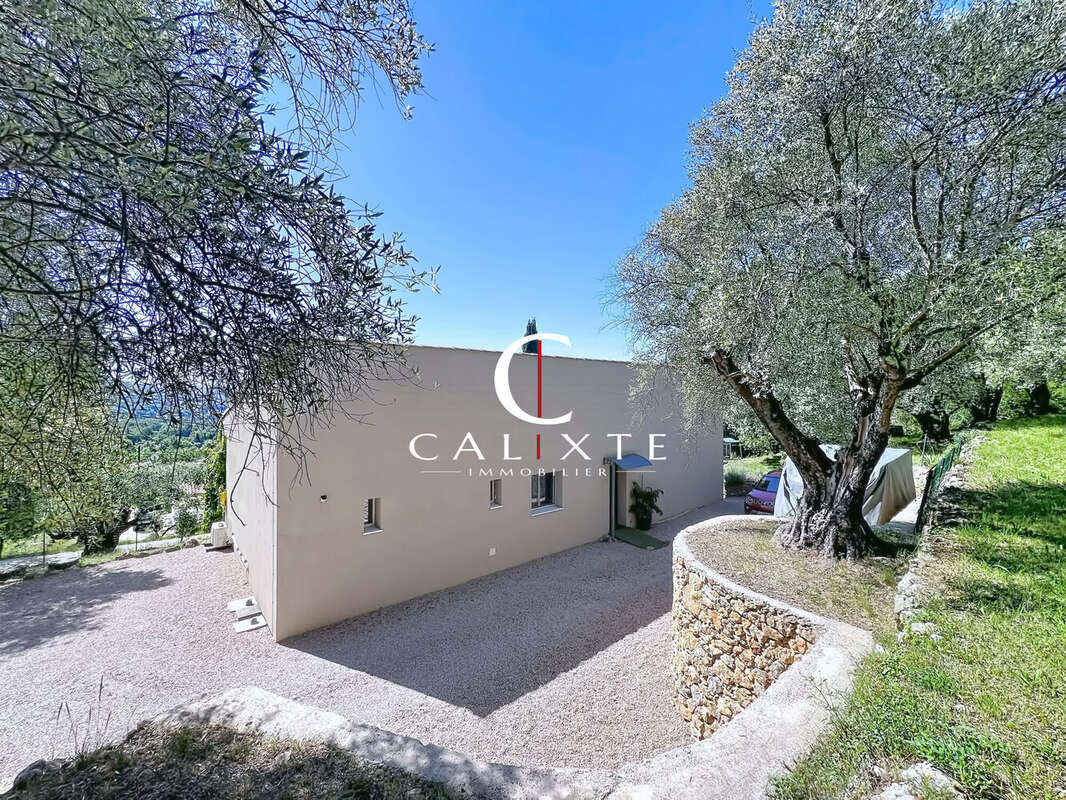 Maison 110 m² à Montauroux  - photo 4