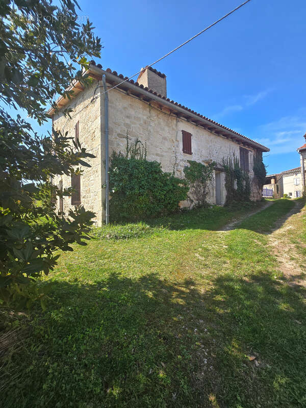 Maison à CAHUZAC-SUR-VERE