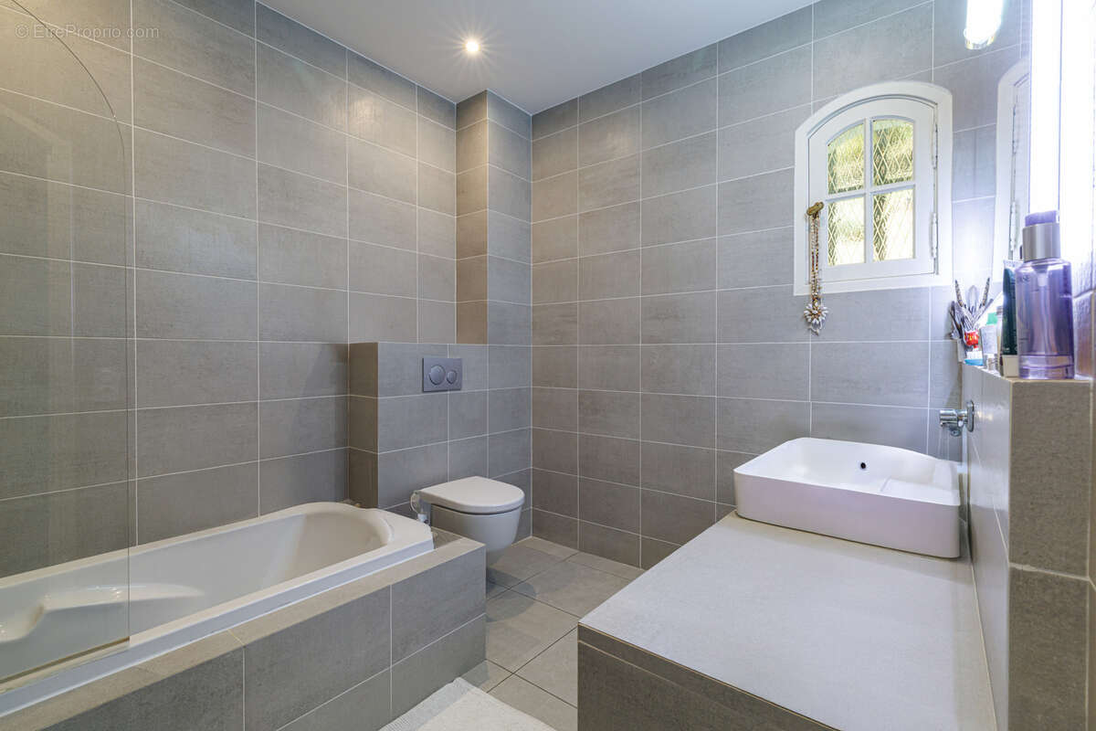 Maison à LA COLLE-SUR-LOUP