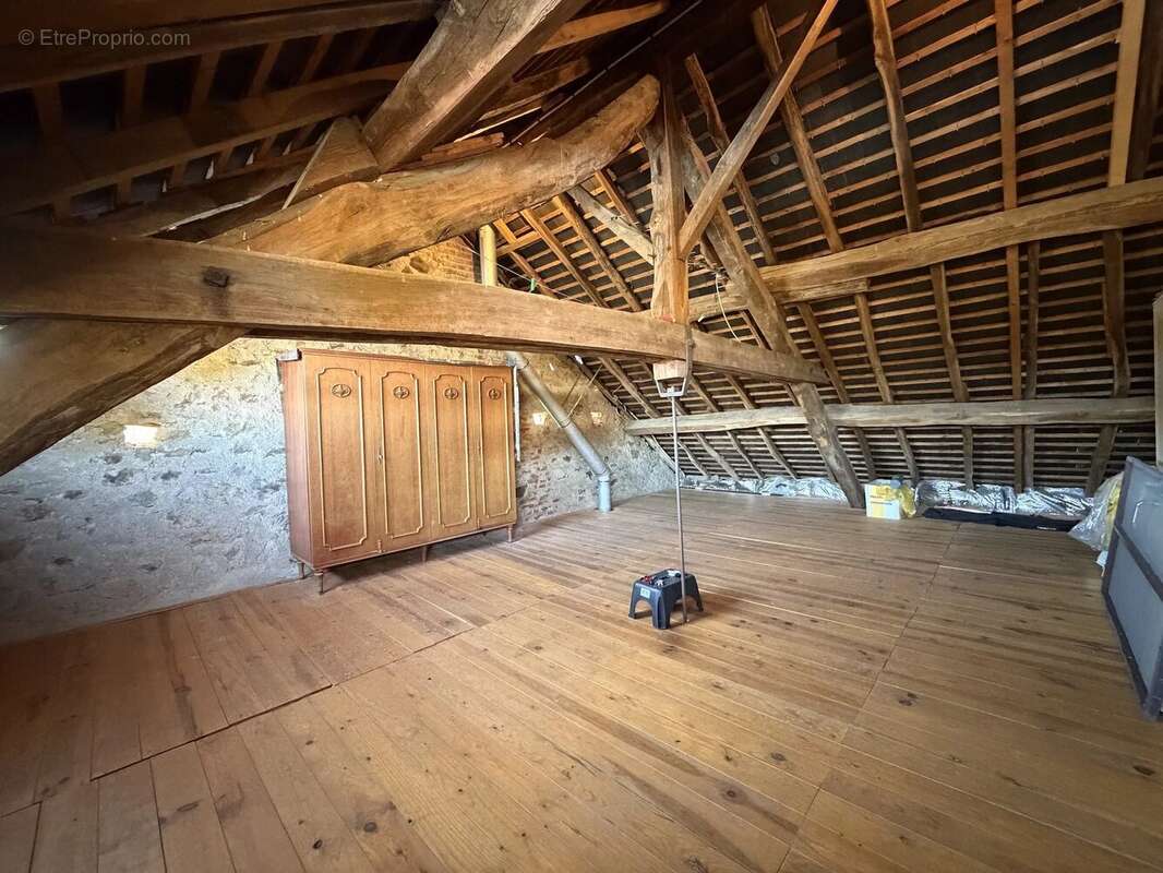 Maison à LAROCHEMILLAY