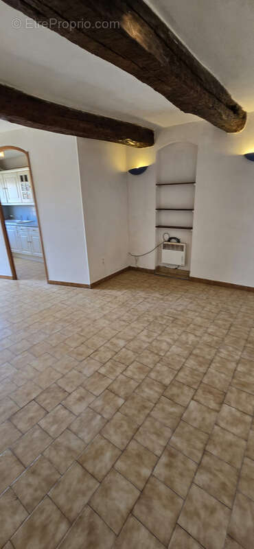 Appartement à LA TOUR-D'AIGUES