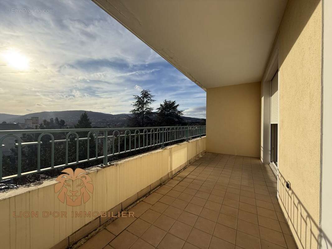 Appartement à NEUVILLE-SUR-SAONE