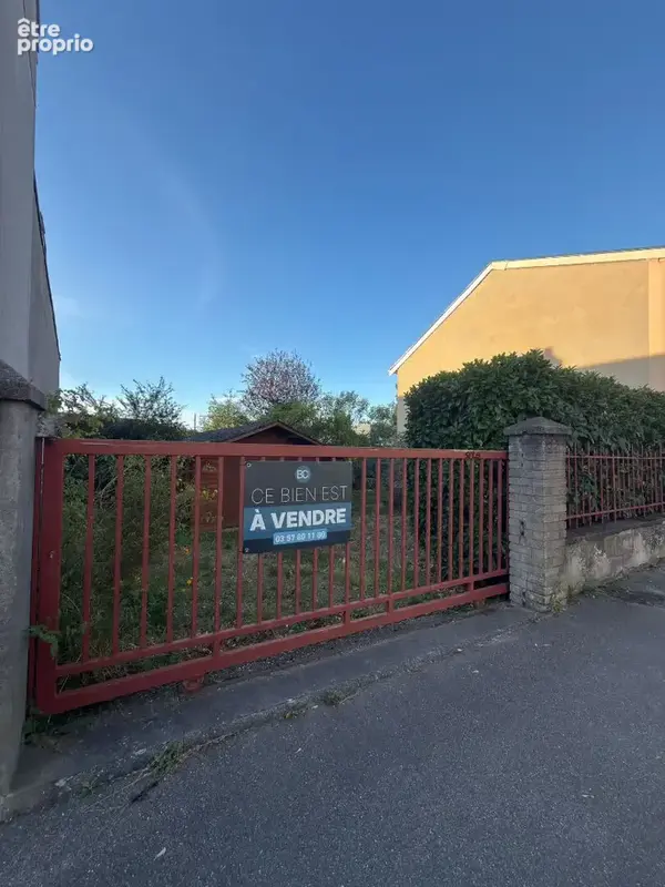 Photo Terrain à Saint-Max au prix de 79 000€