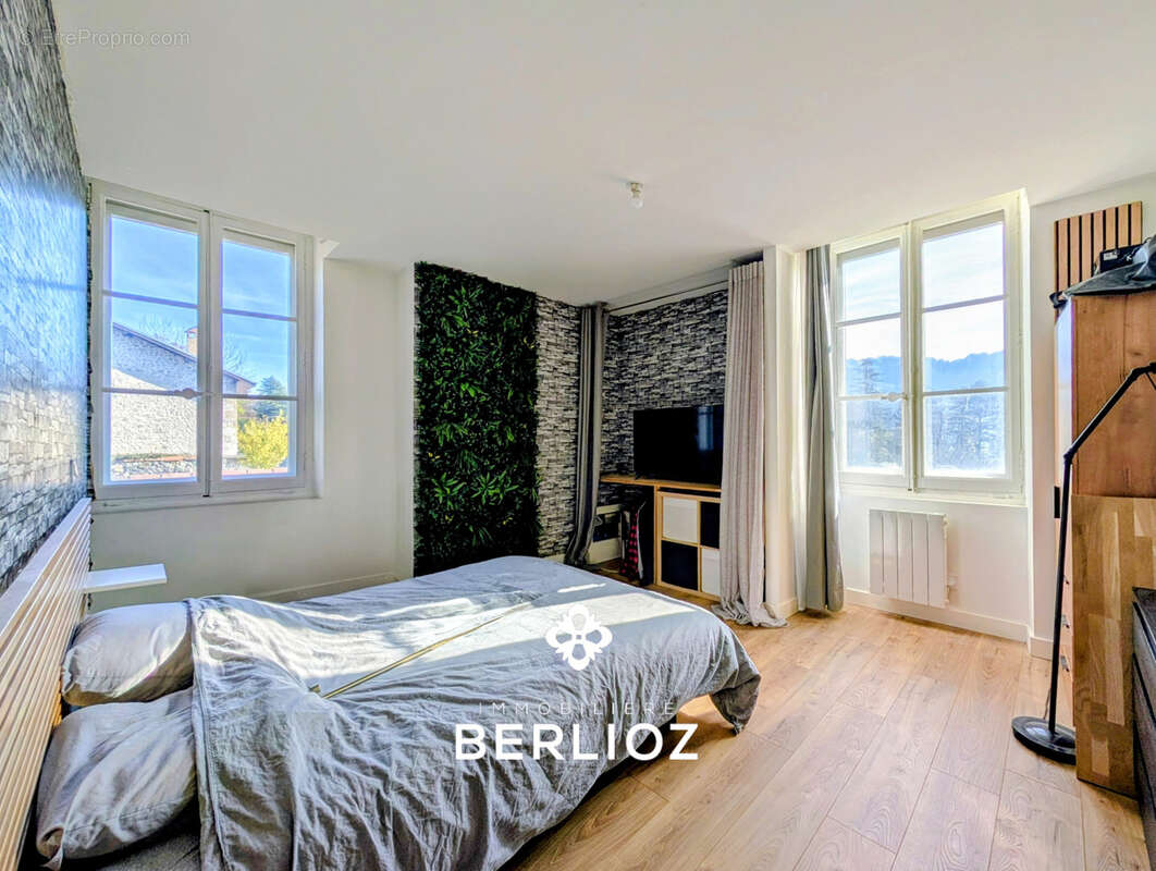 Appartement à MEYLAN