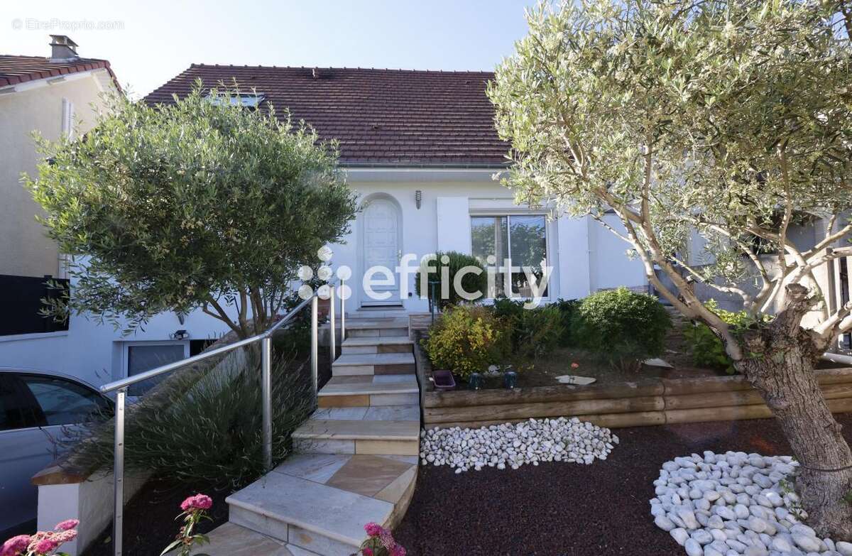 Maison à PARAY-VIEILLE-POSTE