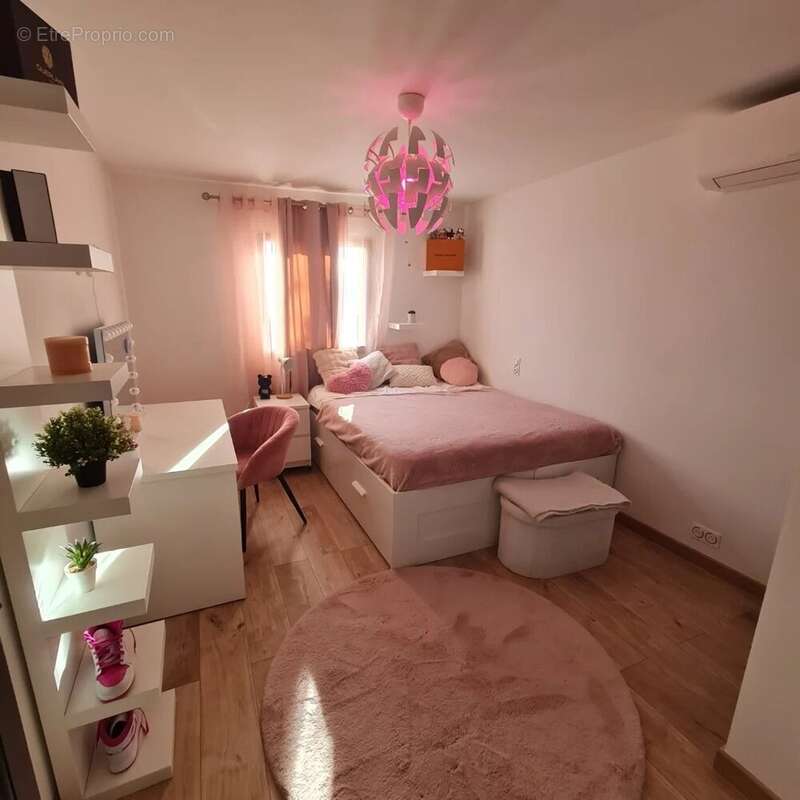 Maison à SAINT-CEZAIRE-SUR-SIAGNE