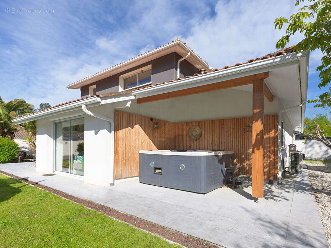 Maison à BENESSE-MAREMNE