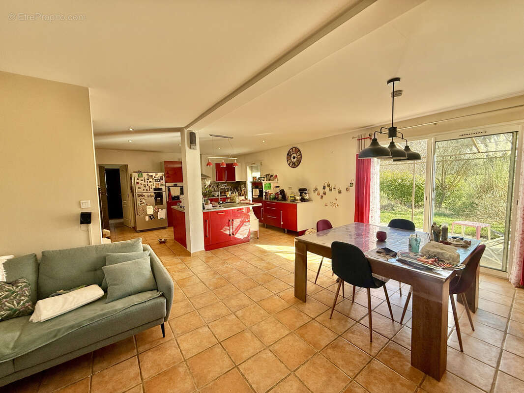Maison à SAINT-ZACHARIE
