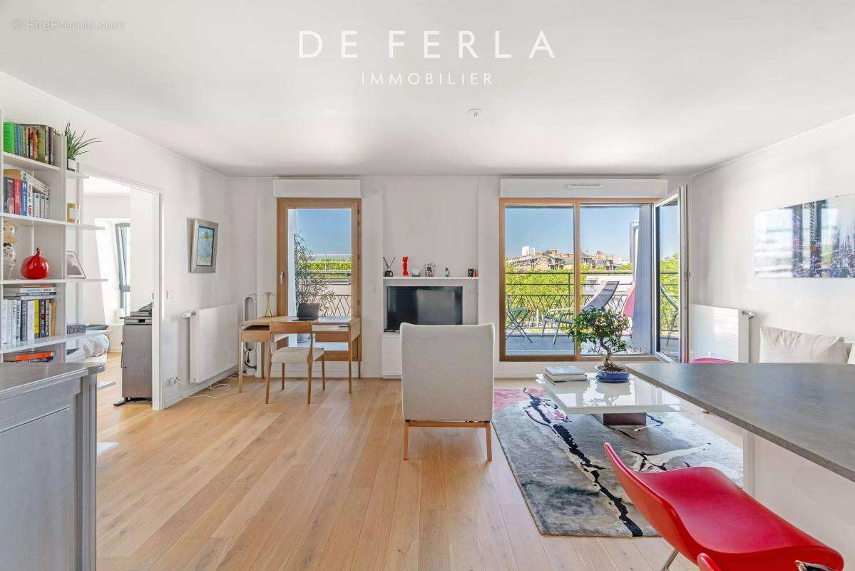 Appartement à PARIS-14E