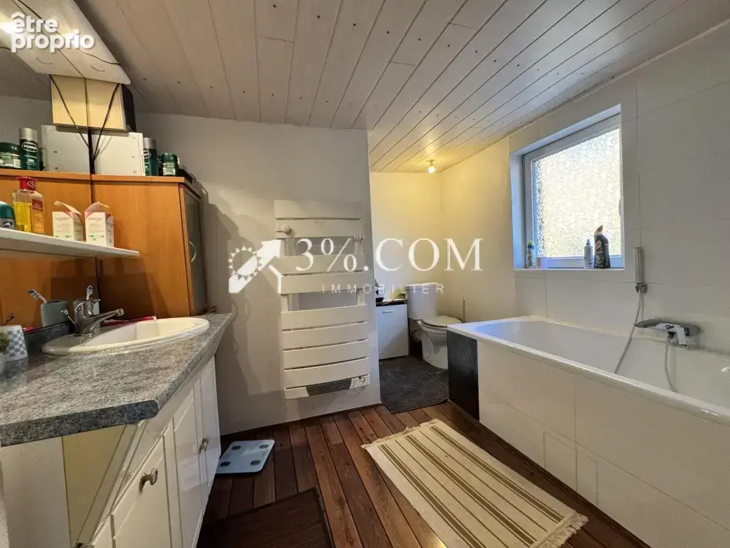 3%COM Maison rénovée avec 3 chambres - cour - cave - photo 6