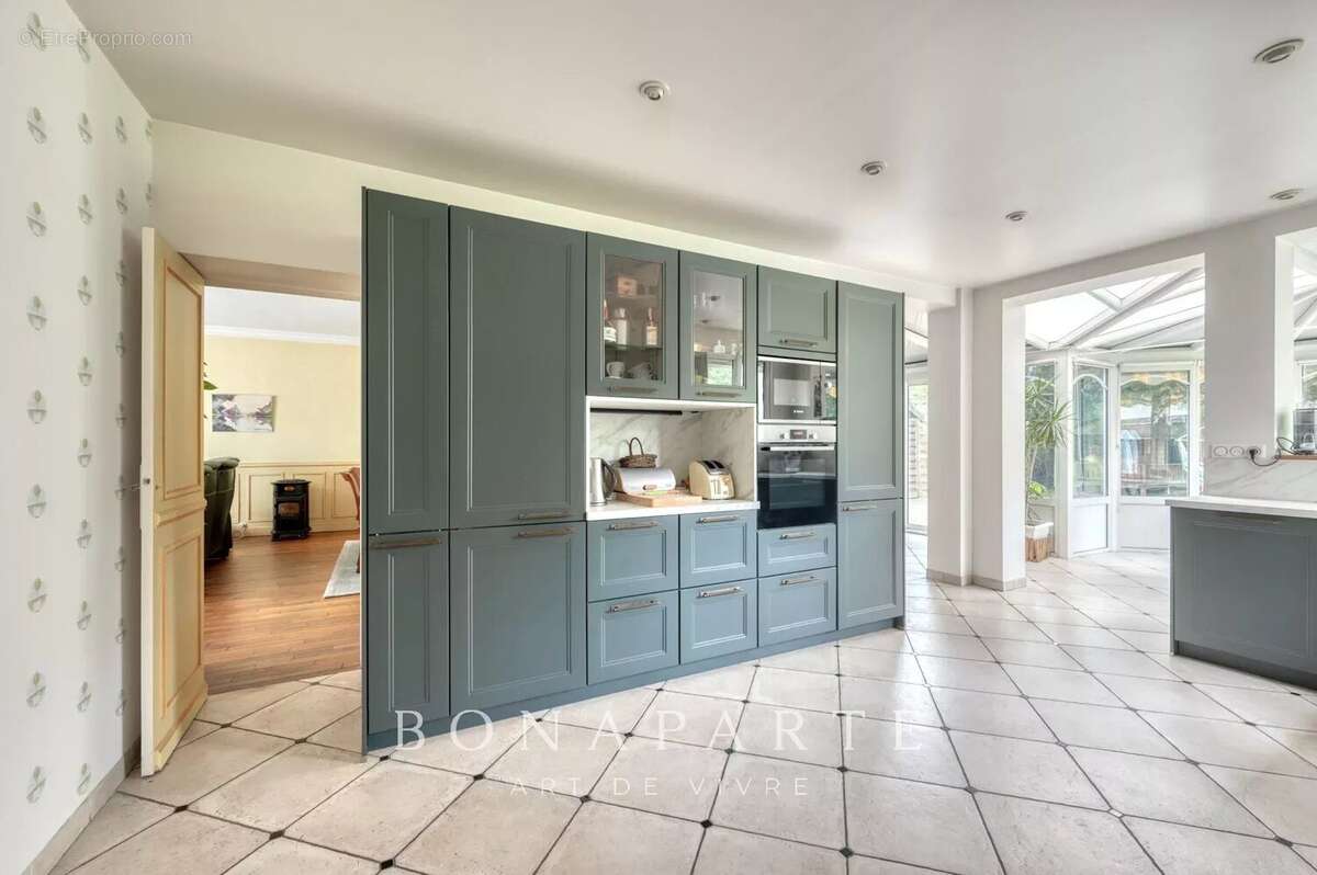 Maison de maître en meulière – 264 m² – Parc arboré de 1 440 m² à 40 min de Paris - photo 8