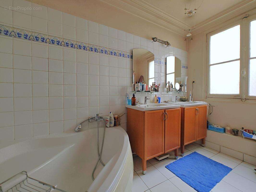 Appartement à PARIS-10E