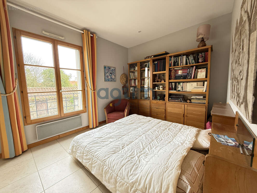 Maison à MONTAIGU