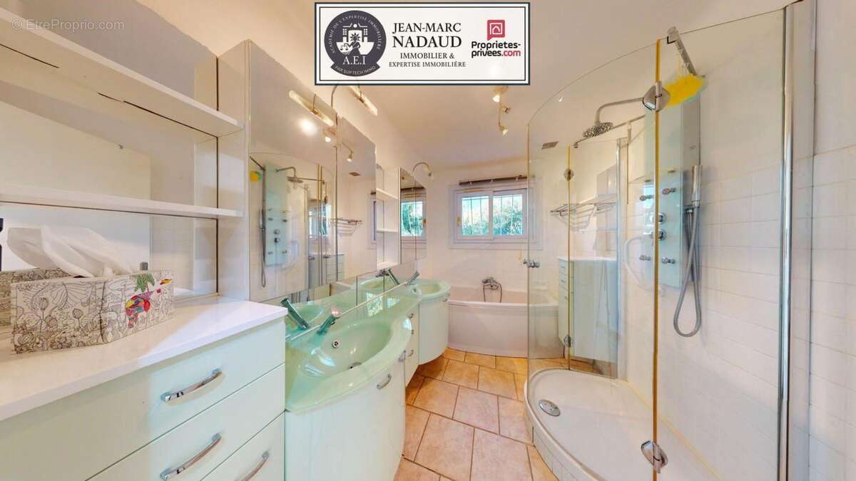 Villa Familiale  T2/T3 + T4 avec piscine ,vue Mer, sans vis à vis - photo 13