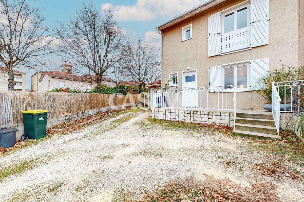 Maison à SALAISE-SUR-SANNE