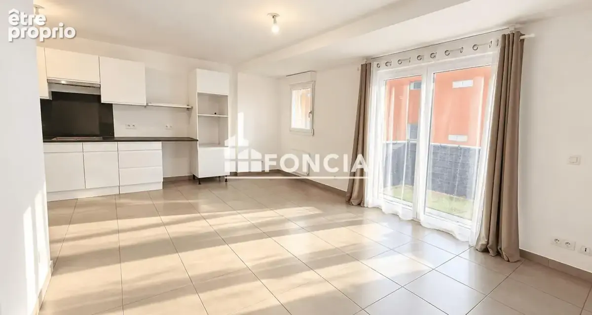  appartement t3 – balcon-terrasse – ascenseur – parking privé - photo 1