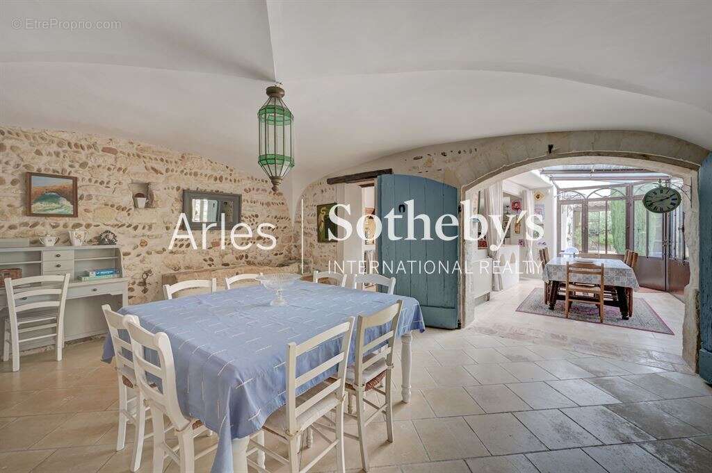 Maison à BELLEGARDE