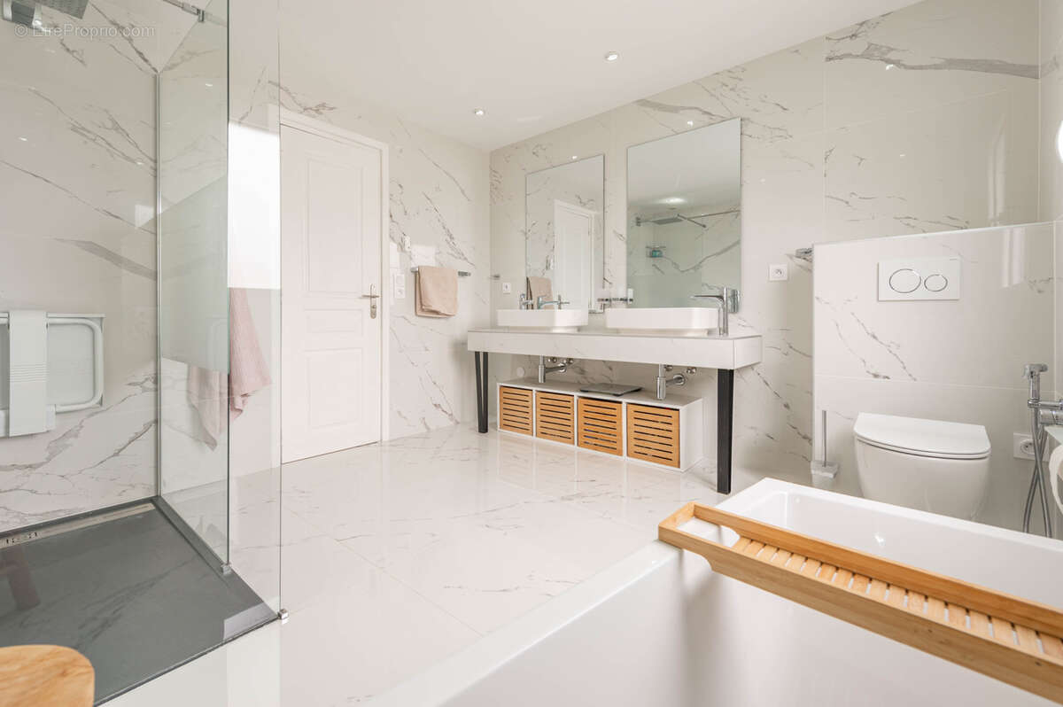 Maison à SAINT-CERGUES