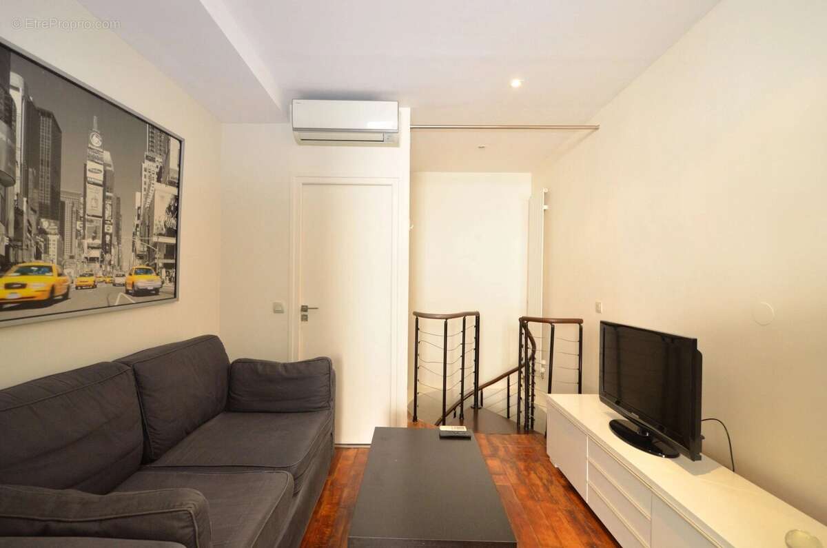 Appartement à PARIS-8E