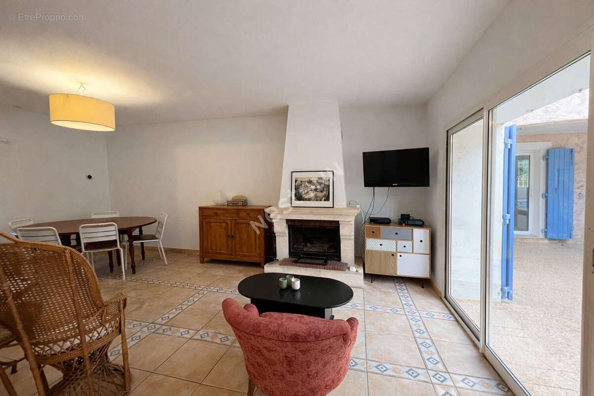 Maison à CARQUEIRANNE