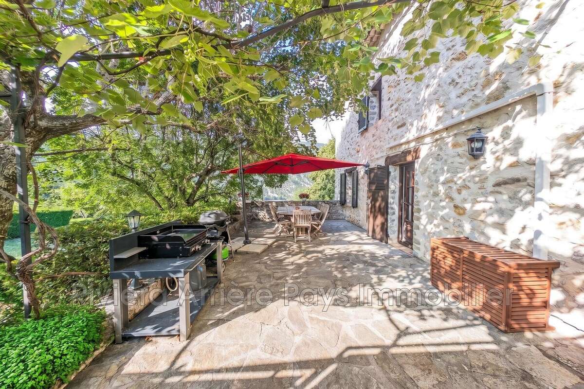 Maison à ENTREVAUX