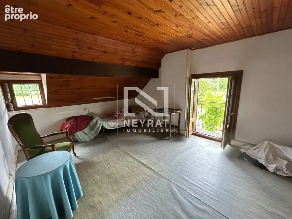 Maison de campagne à rénover entièrement et terrain paysager - photo 18