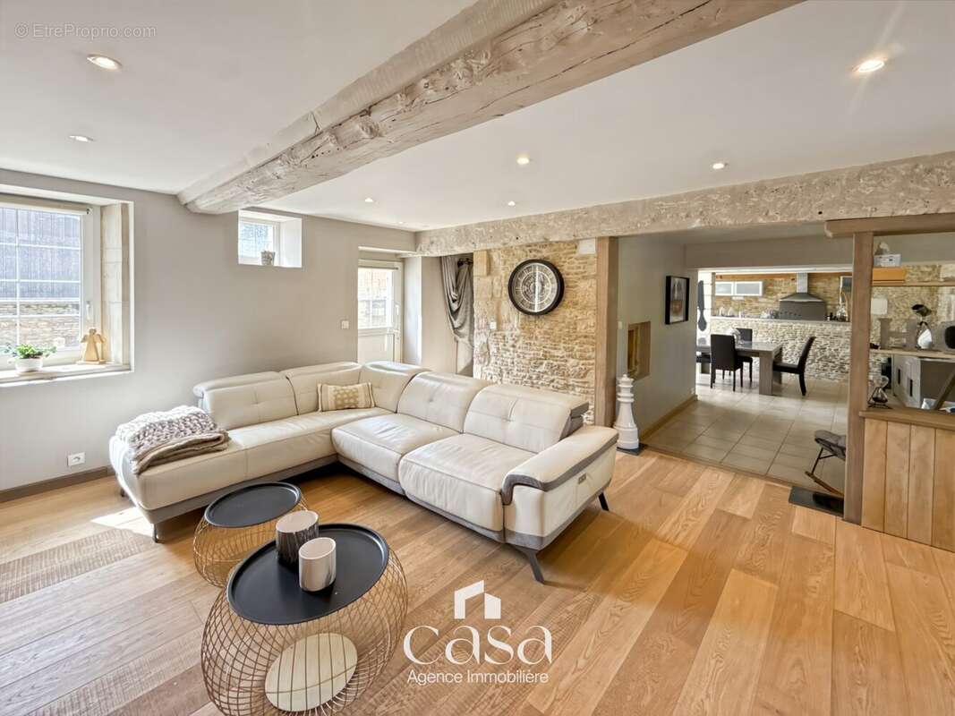 Maison 165 m² à Morteaux-Couliboeuf  - photo 3