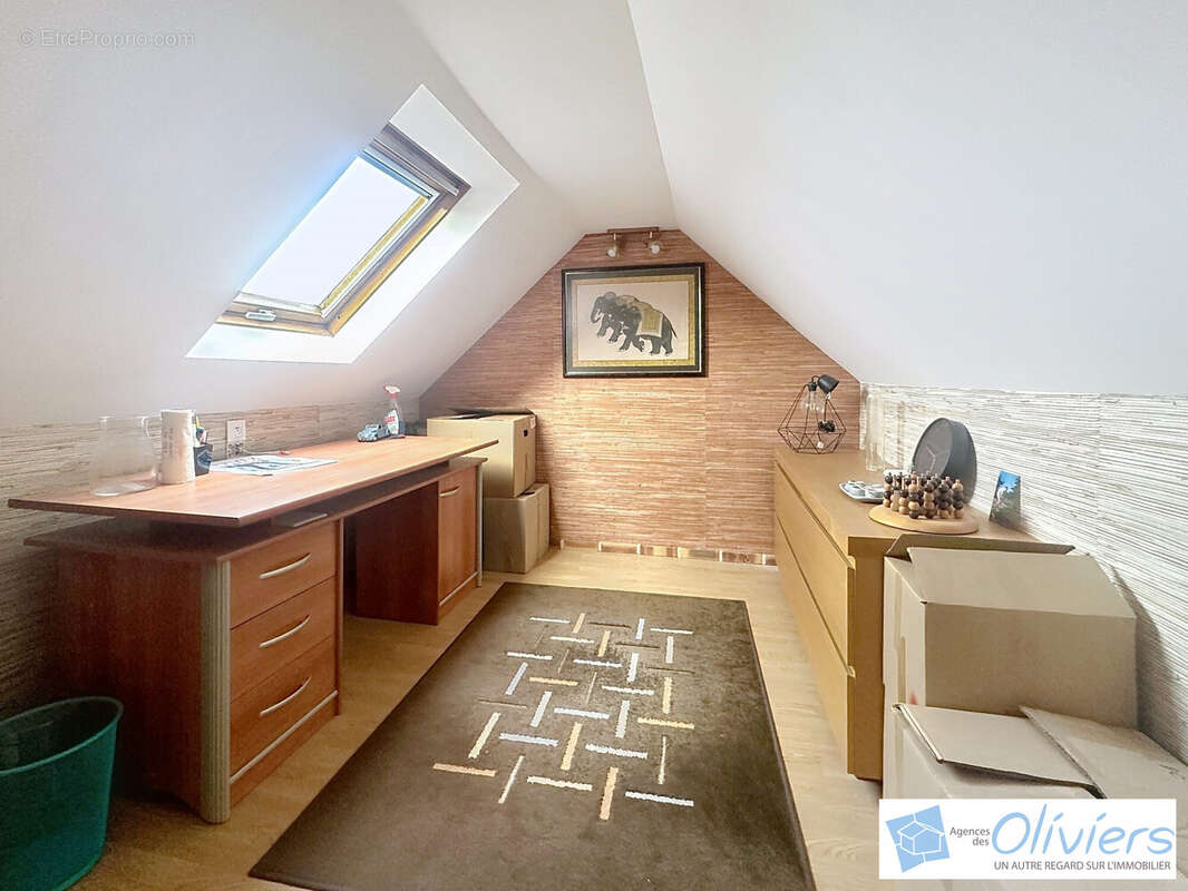 Maison à VOISINS-LE-BRETONNEUX