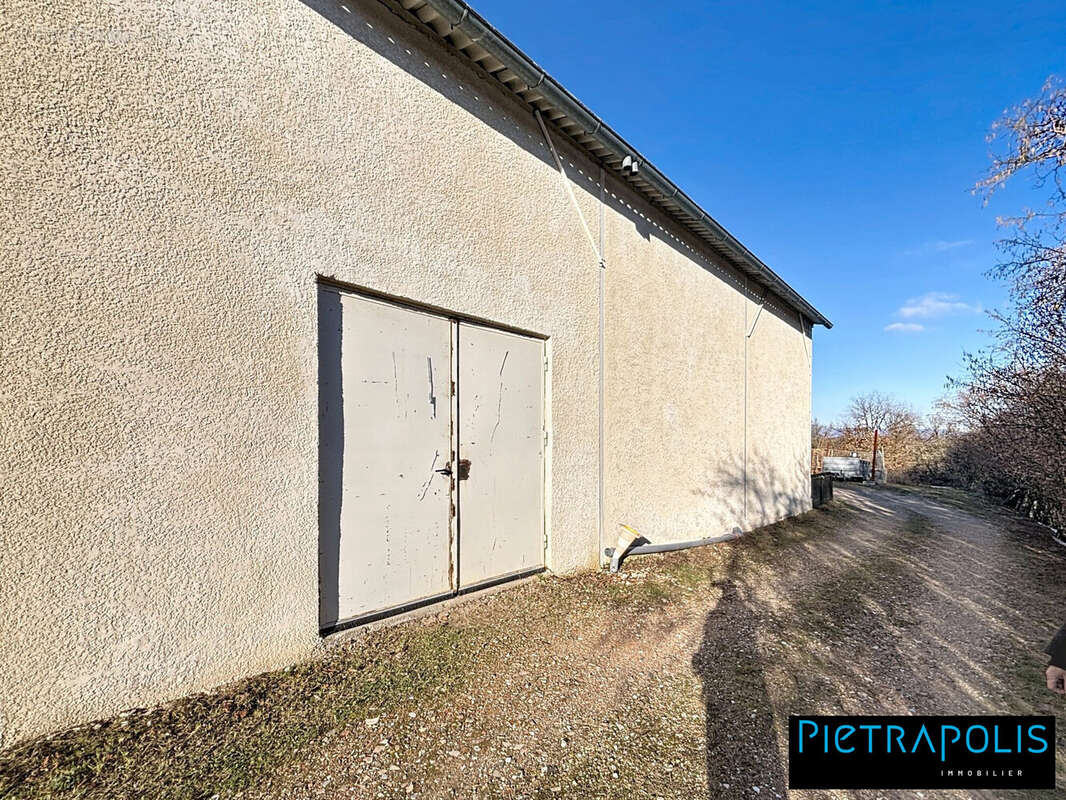 Commerce à ARNAS