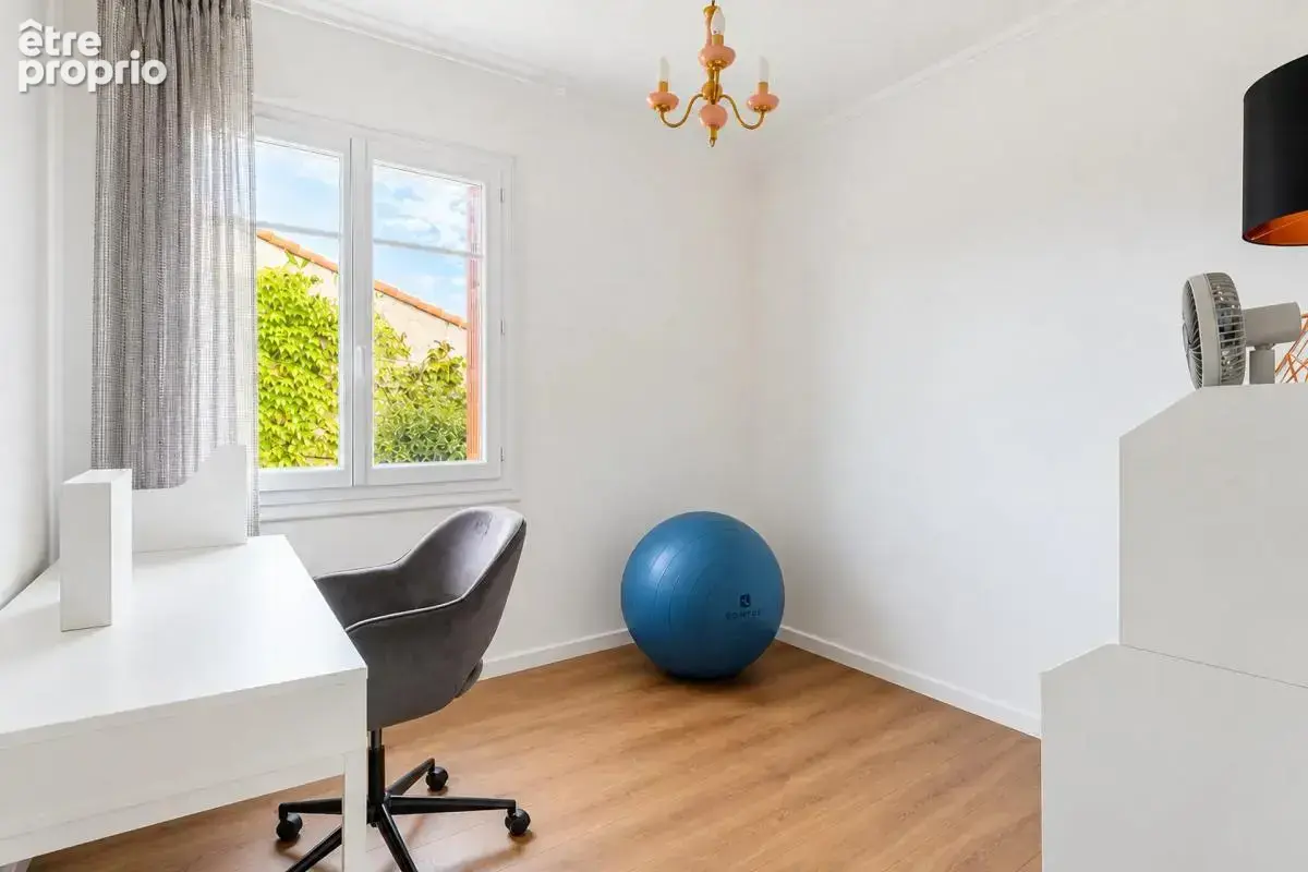 Maison de 9 pièces de 155 m² à Castelnau-le-Lez - photo 10