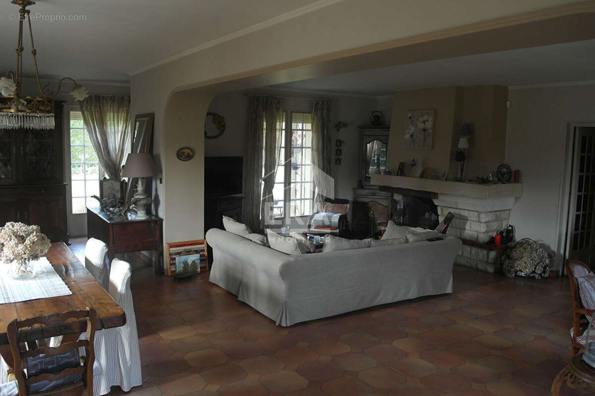 Maison à ANIZY-LE-CHATEAU