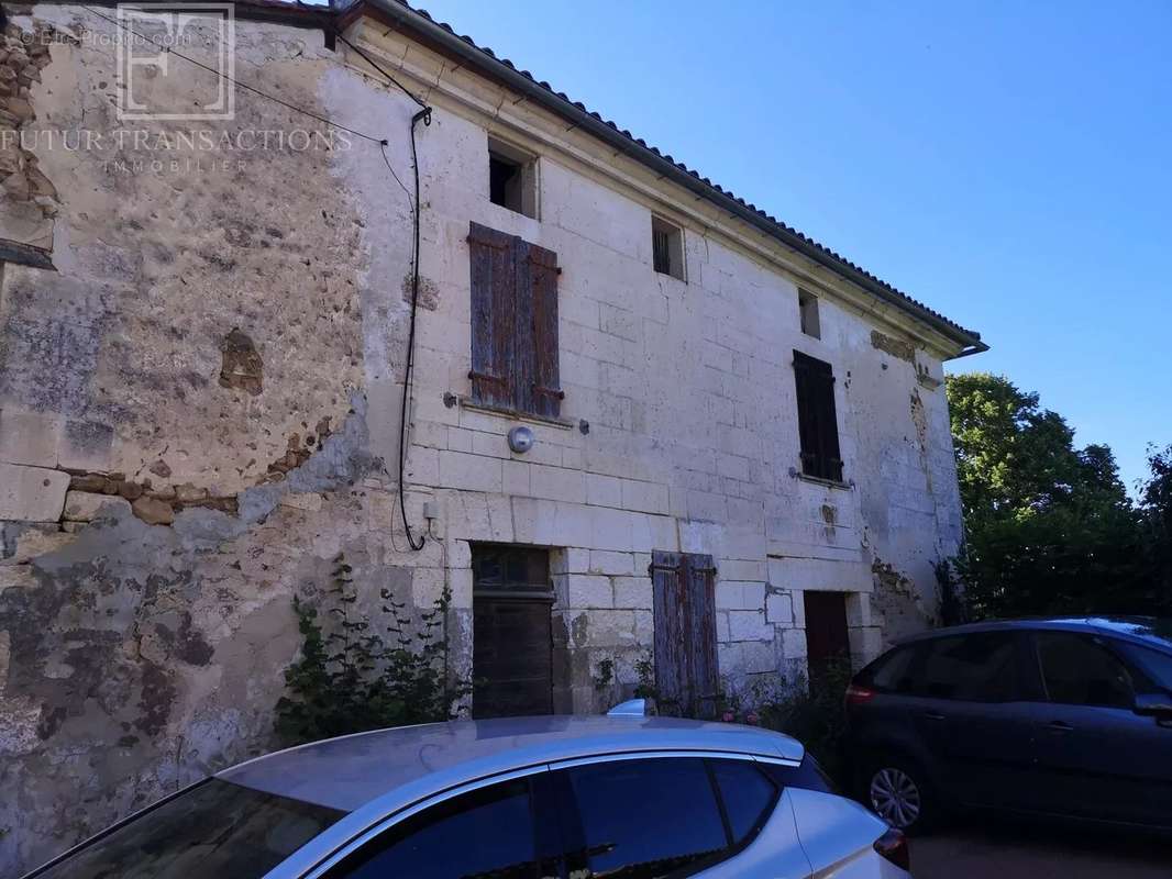 Maison à SAINTE-CROIX-DE-MAREUIL