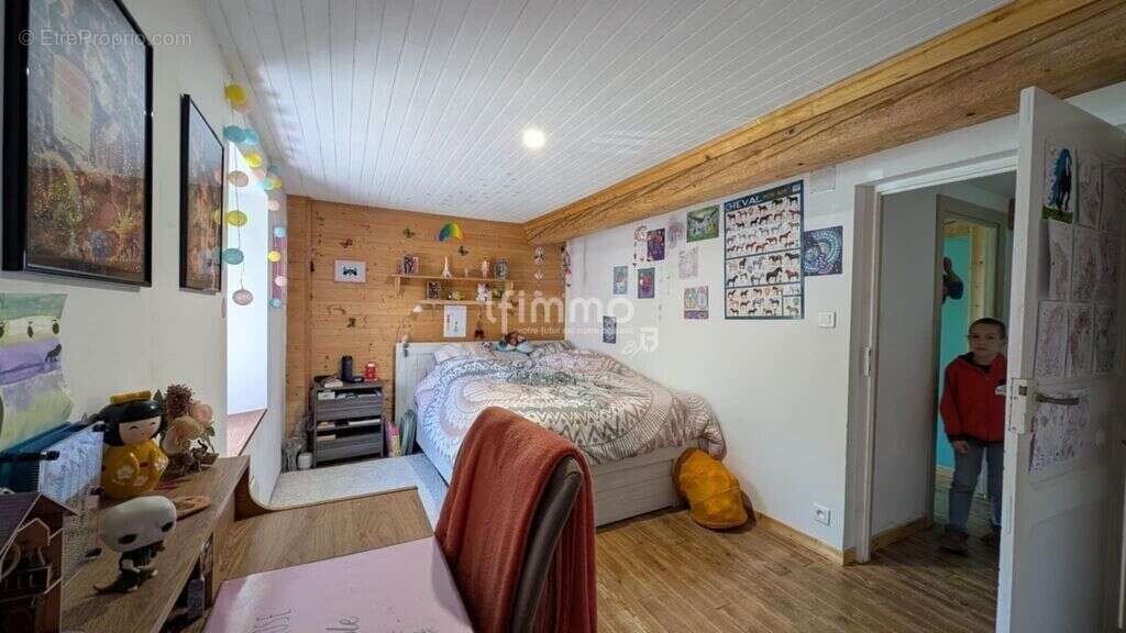 Maison à VILLARDEBELLE