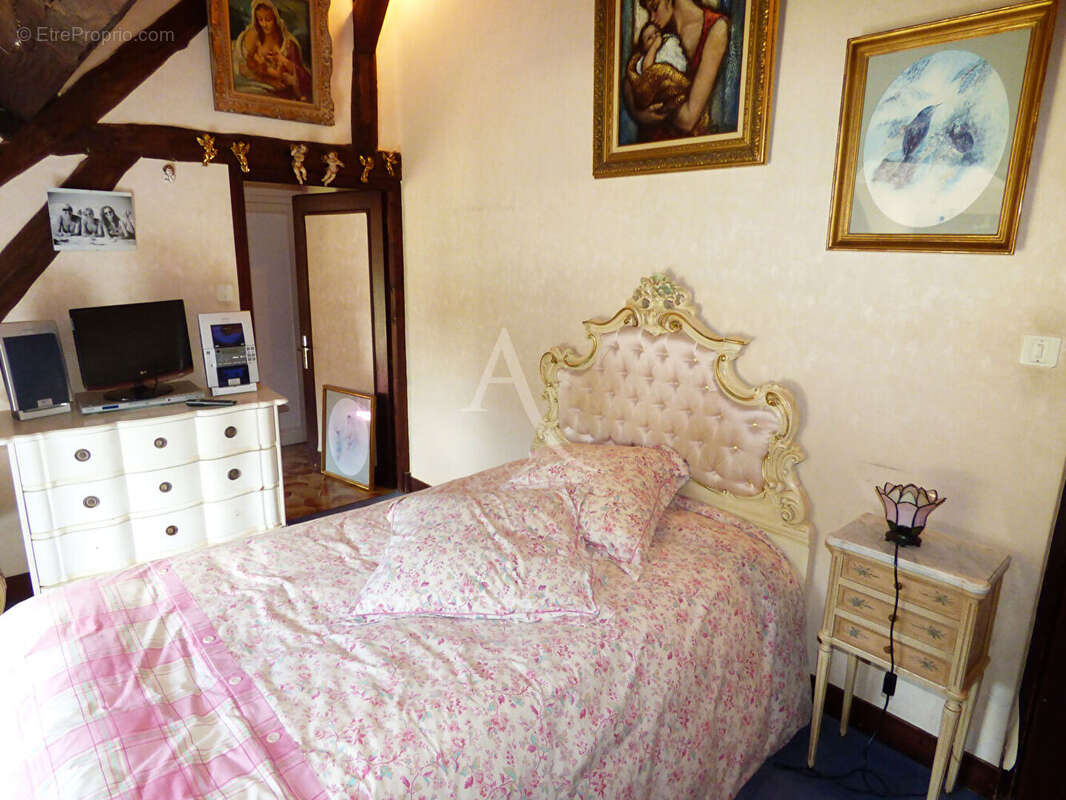 Maison à MONTBARROIS