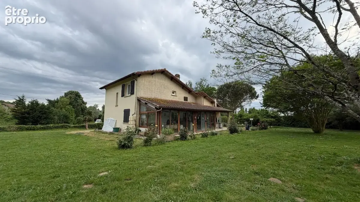 Charmante maison individuelle à vendre à Pujo-le-Plan – Un cadre de vie paisible - photo 2