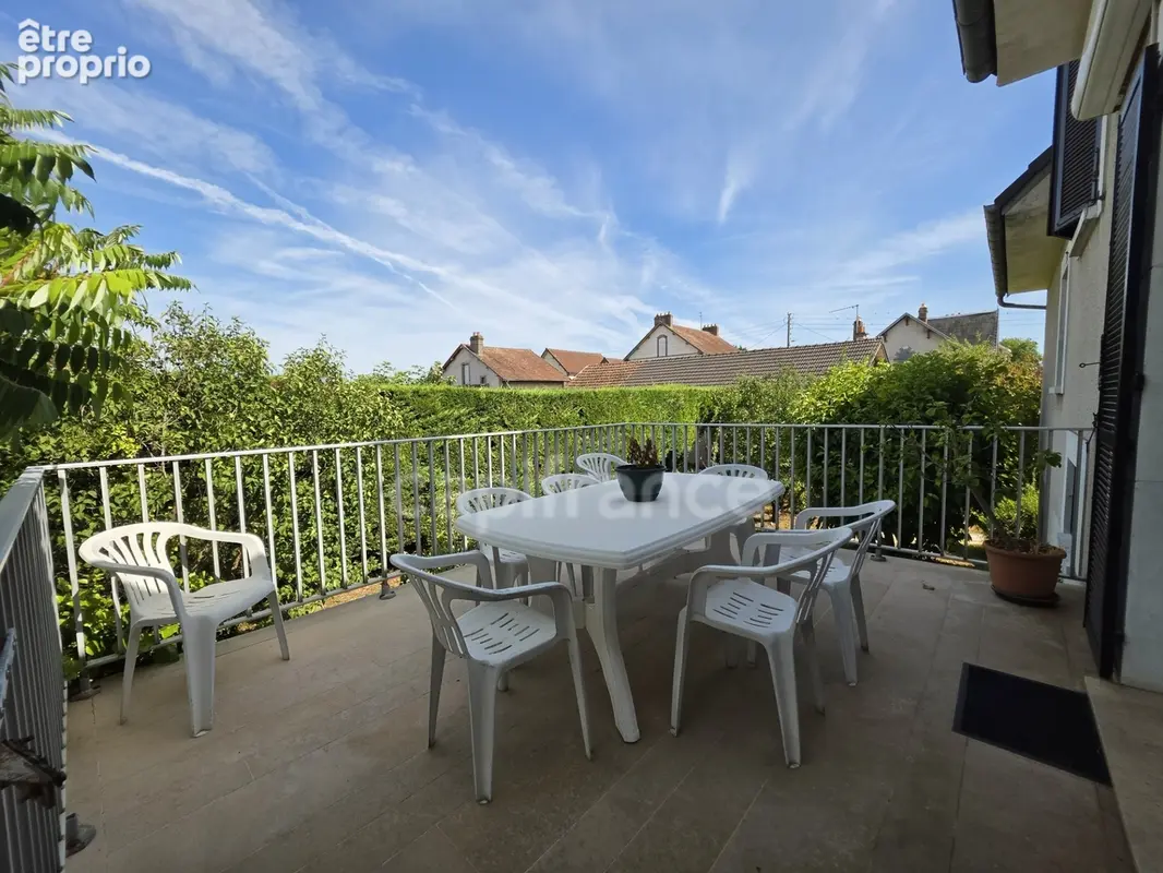 Maison à vendre 11 pièces VILLENEUVE SUR YONNE (89), 6 chambres, jardin 1976 M2 - photo 7