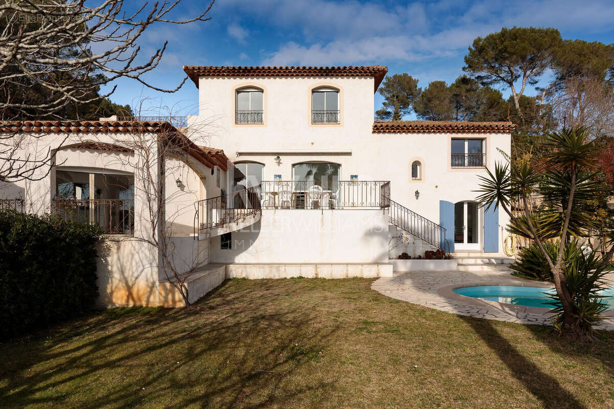Maison à VALBONNE
