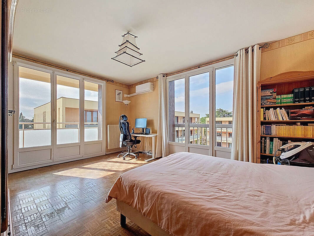 Appartement à MARSEILLE-12E