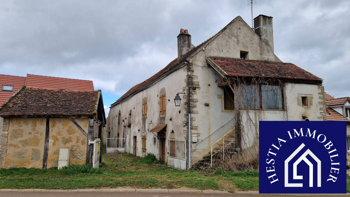Maison à MASSINGY-LES-SEMUR