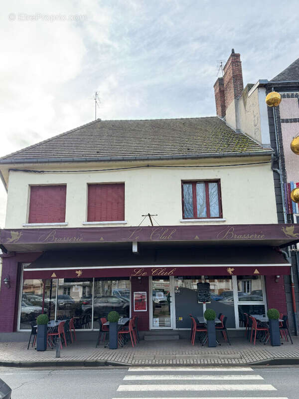 Commerce à SAINT-POURCAIN-SUR-SIOULE