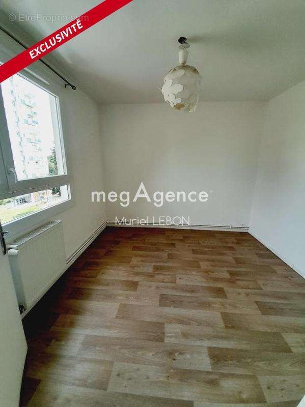 Appartement à FOUGERES