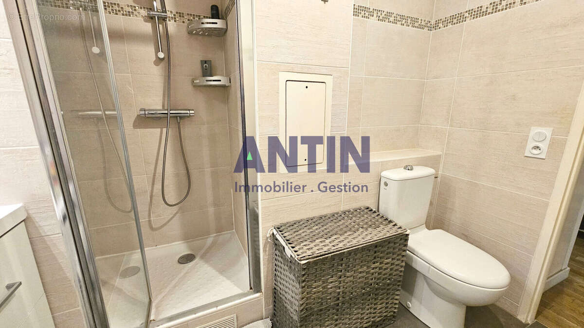 Appartement à COURBEVOIE
