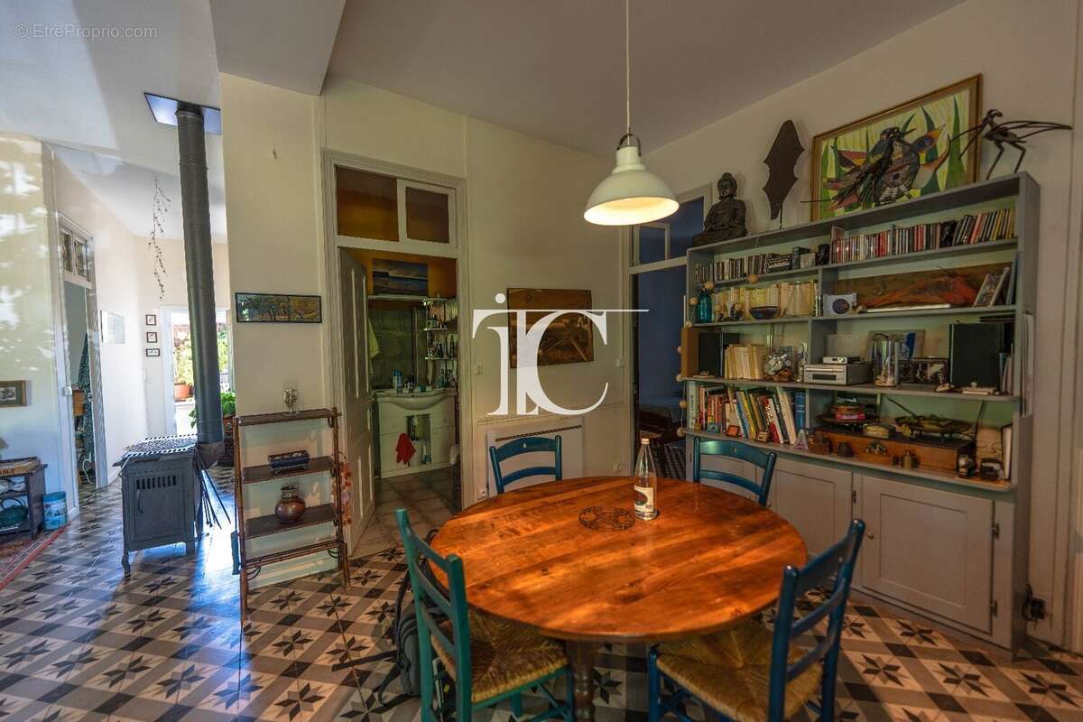 Maison à LES ASSIONS